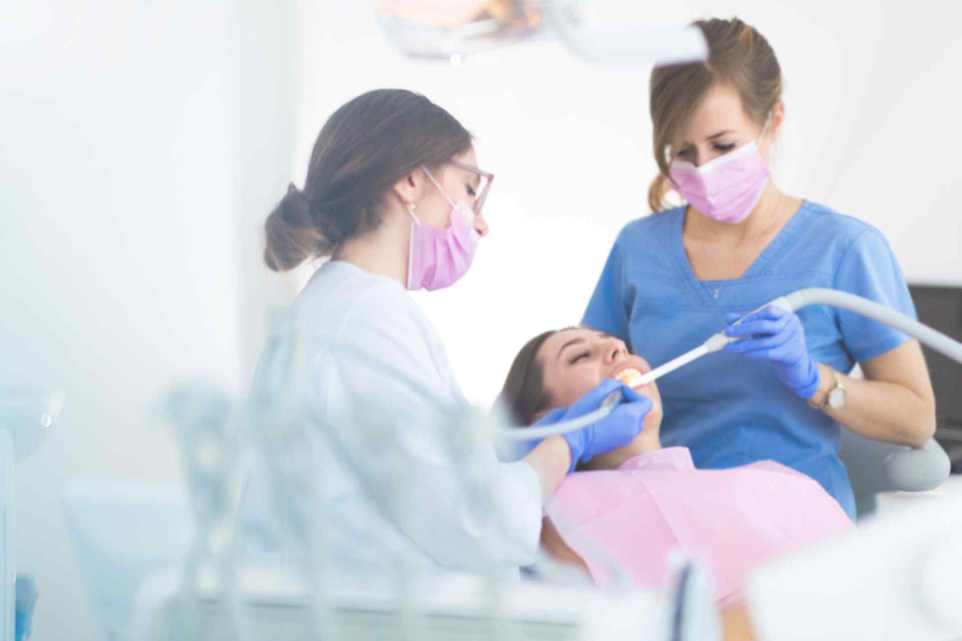 https://emergencydentistbirminghamal.com/wp-content/uploads/2020/02/about_us_background.jpg