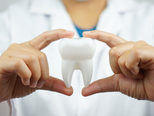 https://emergencydentistbirminghamal.com/wp-content/uploads/2020/11/body-1-640x480.jpg